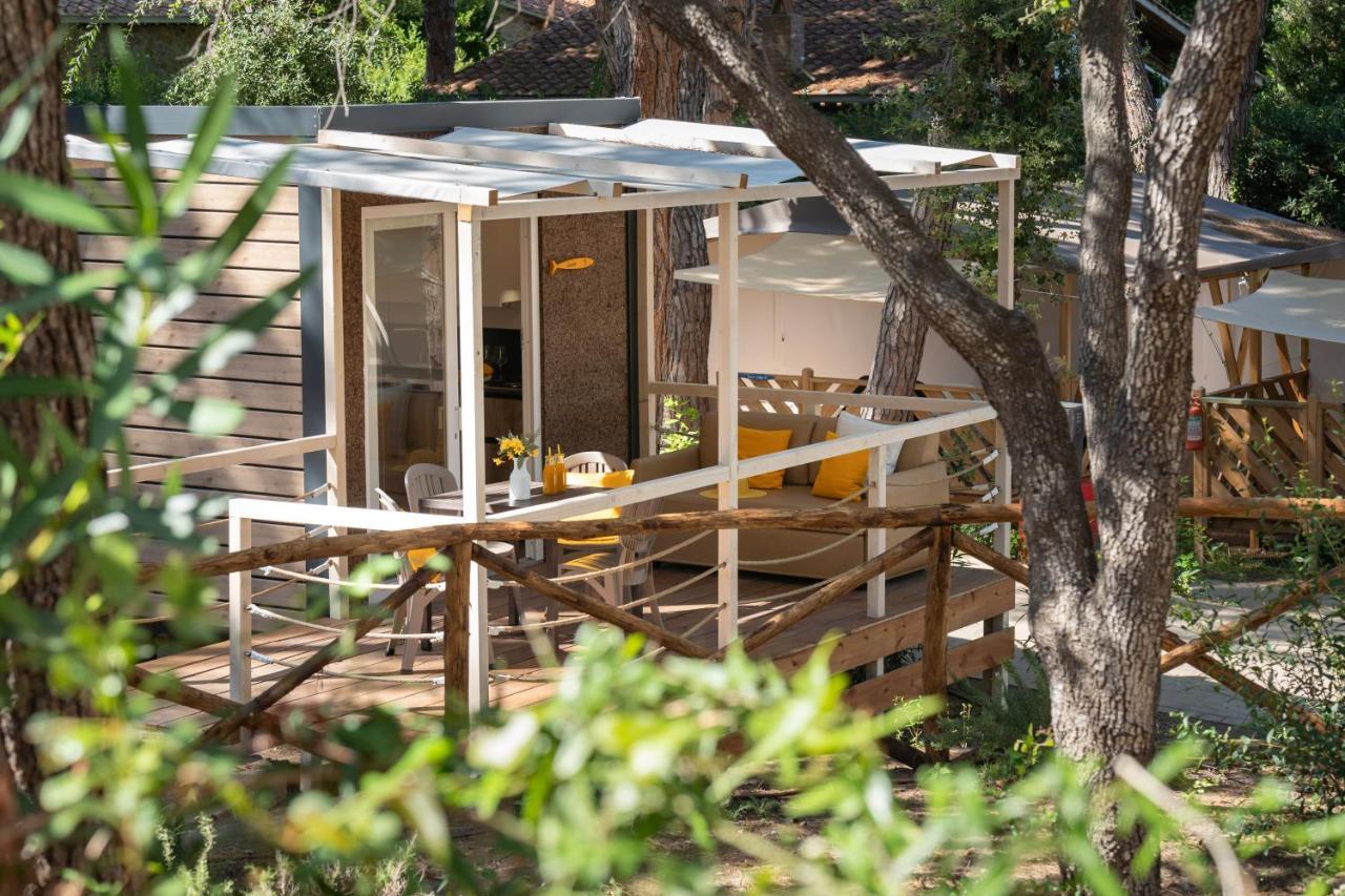 Camping Il Capannino Glamping Village مارينا دي بيبونا المظهر الخارجي الصورة
