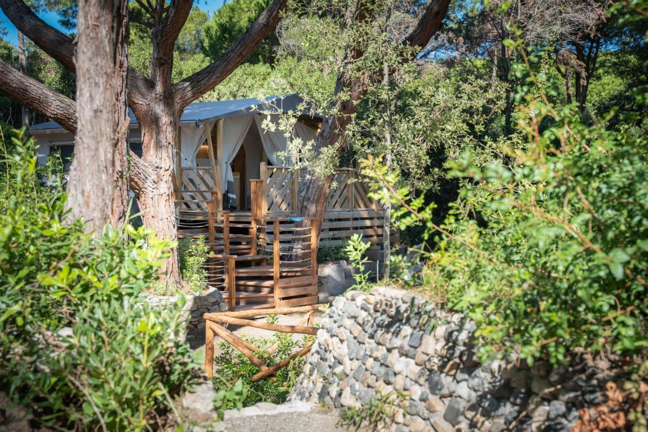 Camping Il Capannino Glamping Village مارينا دي بيبونا المظهر الخارجي الصورة