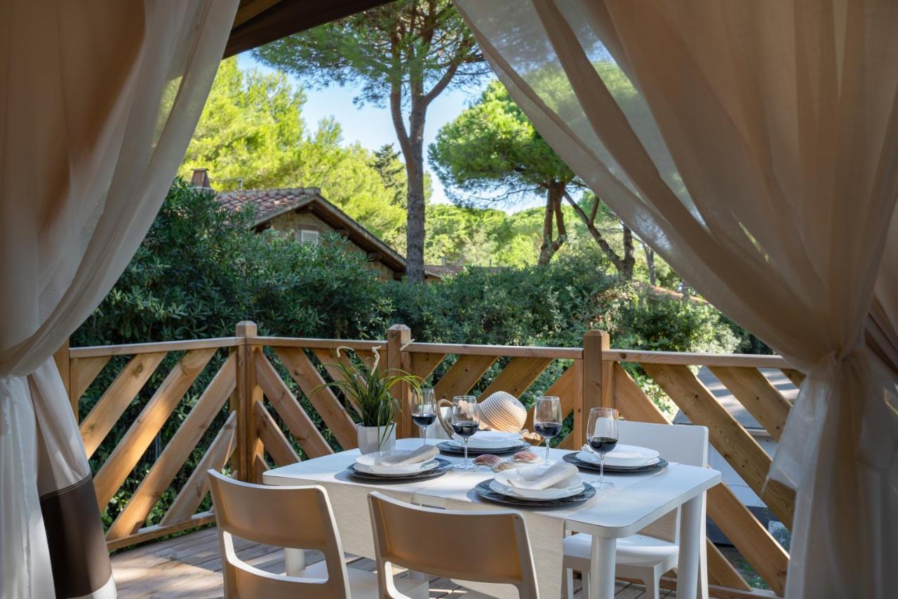 Camping Il Capannino Glamping Village مارينا دي بيبونا المظهر الخارجي الصورة