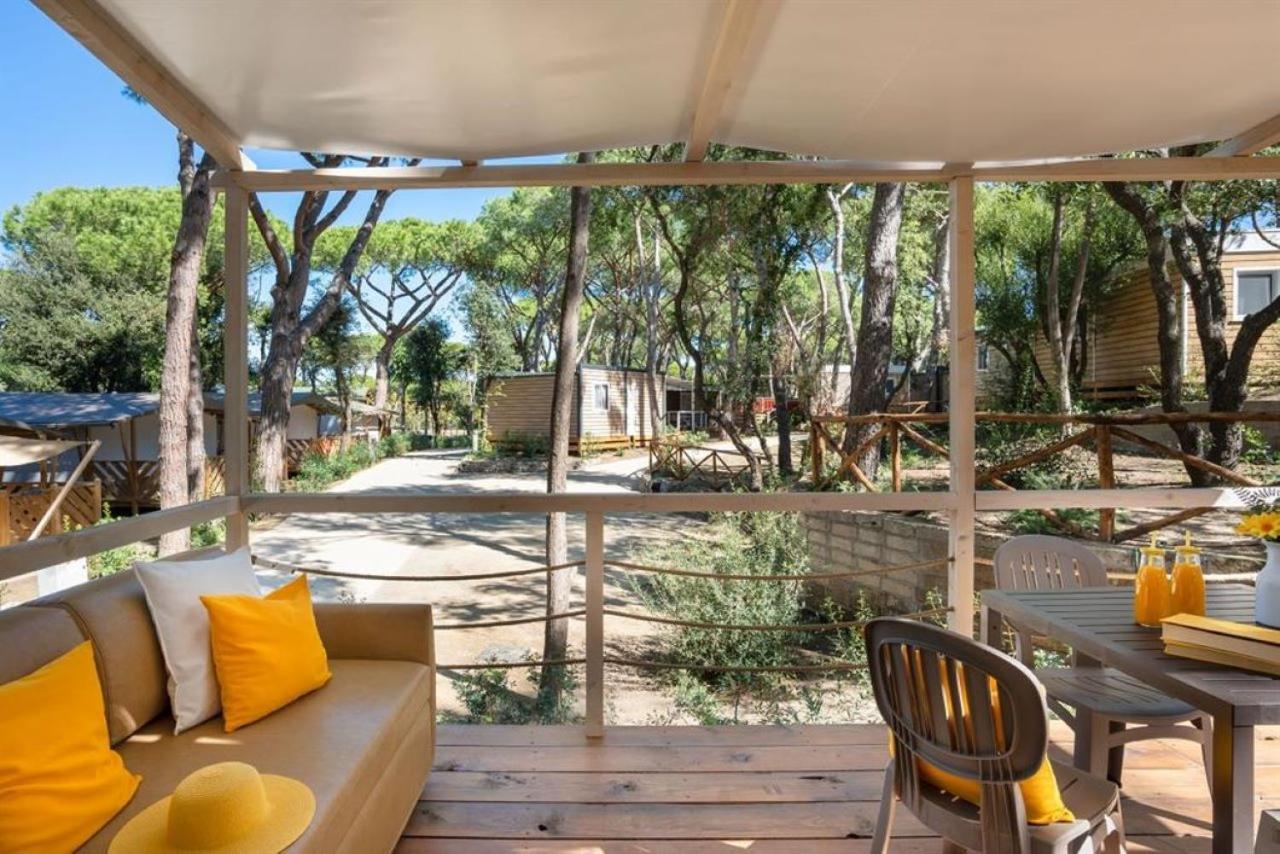 Camping Il Capannino Glamping Village مارينا دي بيبونا المظهر الخارجي الصورة