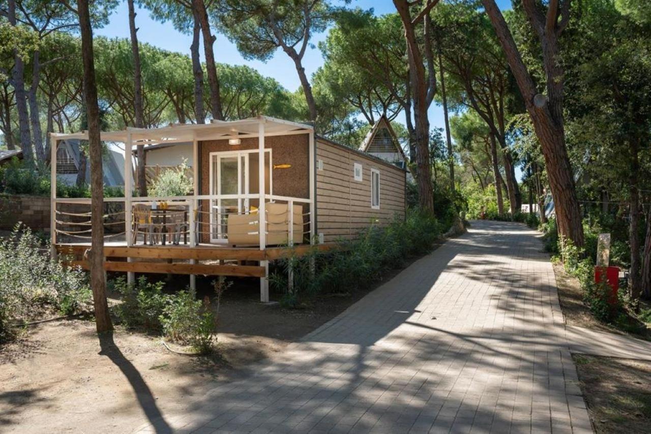 Camping Il Capannino Glamping Village مارينا دي بيبونا المظهر الخارجي الصورة